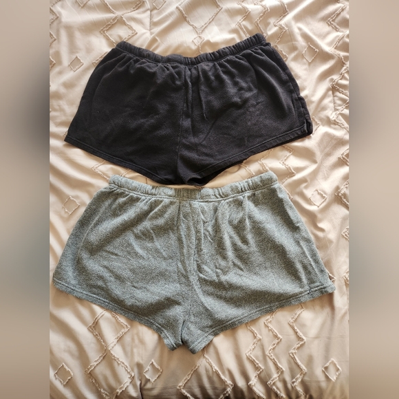 No Boundaries Black and Gray Athletic Shorts with Stripes - Picture 2 of 4